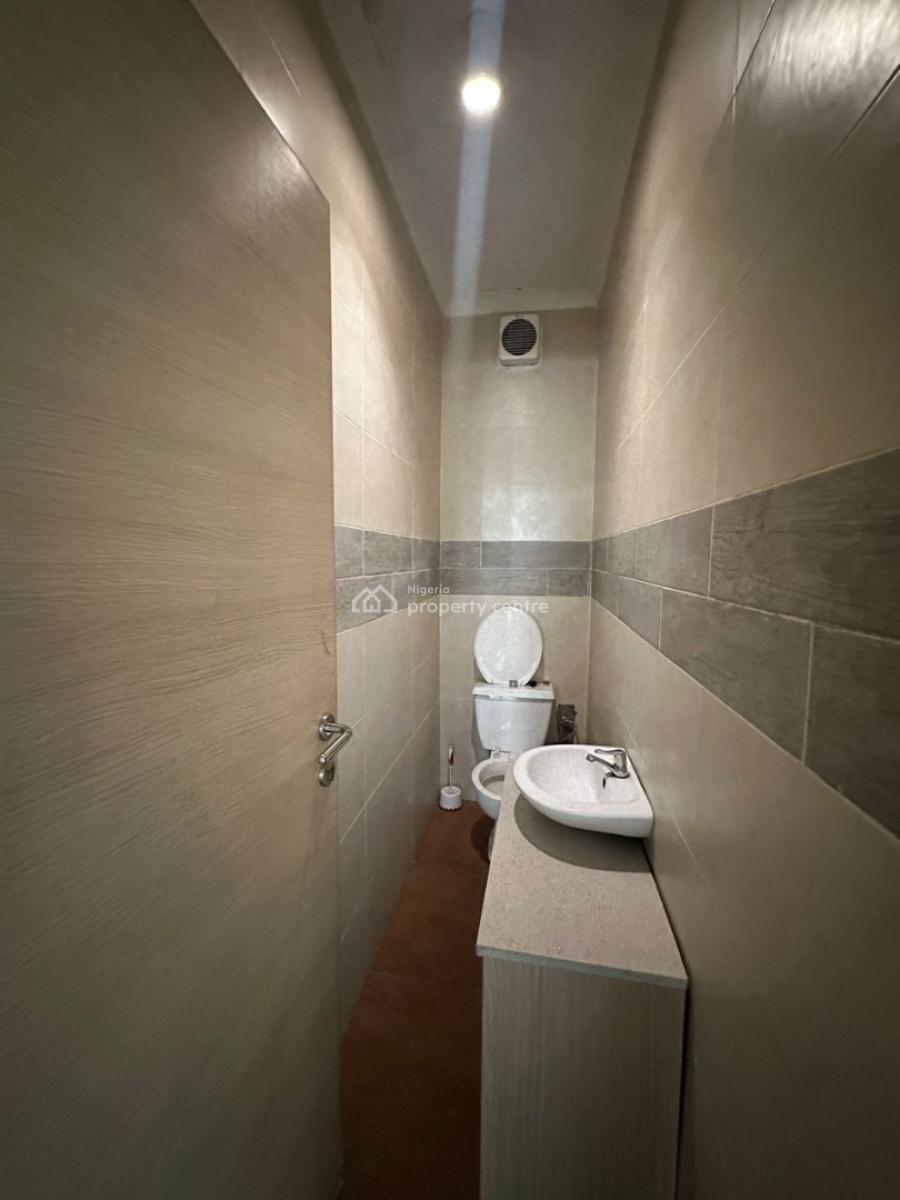 Well-maintained Spacious 1-bedroom Apartment with Swimming Pool, Ikoyi, Lagos, Flat / Apartment for Rent