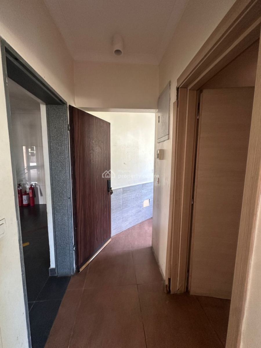 Well-maintained Spacious 1-bedroom Apartment with Swimming Pool, Ikoyi, Lagos, Flat / Apartment for Rent