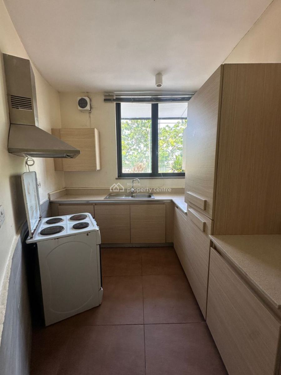 Well-maintained Spacious 1-bedroom Apartment with Swimming Pool, Ikoyi, Lagos, Flat / Apartment for Rent