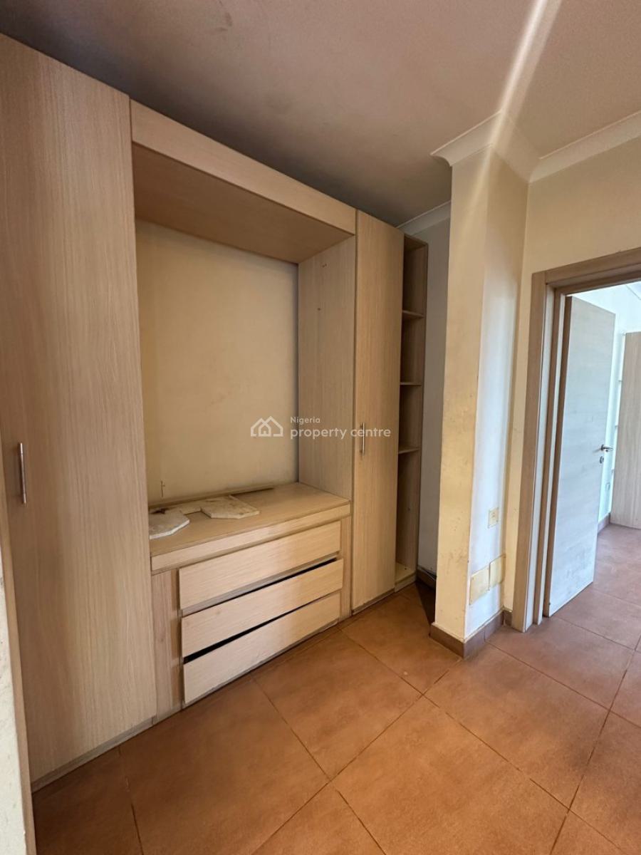 Well-maintained Spacious 1-bedroom Apartment with Swimming Pool, Ikoyi, Lagos, Flat / Apartment for Rent