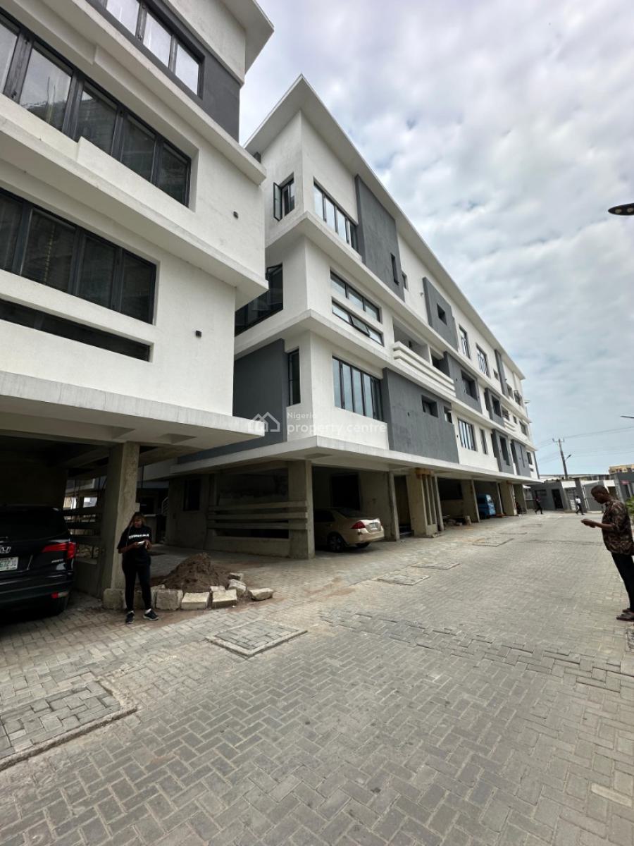 Well Finished Fully Serviced 4 Bedroom Townhouse with a Room Bq, Lekki Phase 1, Lekki, Lagos, Terraced Duplex for Rent