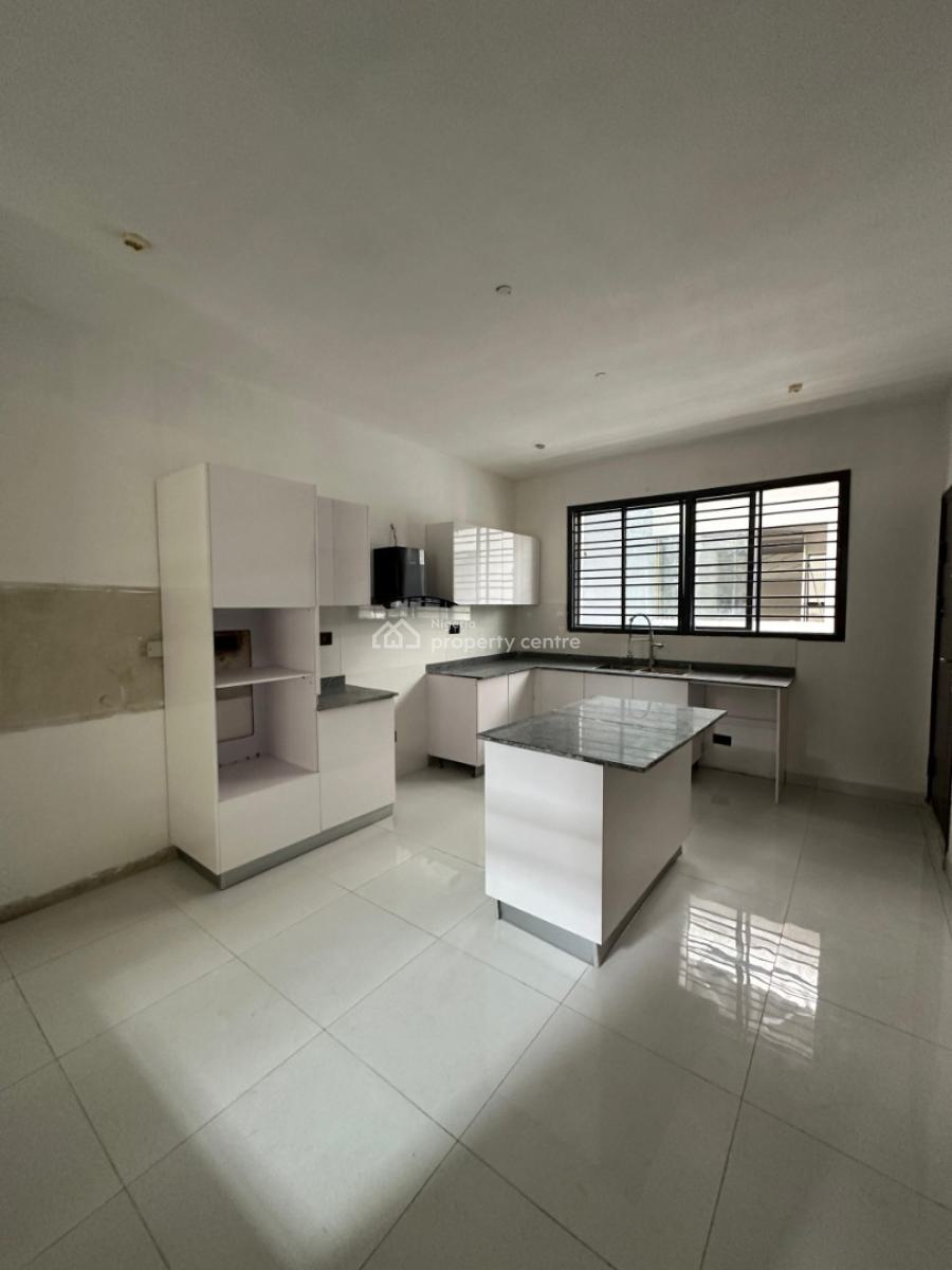 Well Finished Fully Serviced 4 Bedroom Townhouse with a Room Bq, Lekki Phase 1, Lekki, Lagos, Terraced Duplex for Rent
