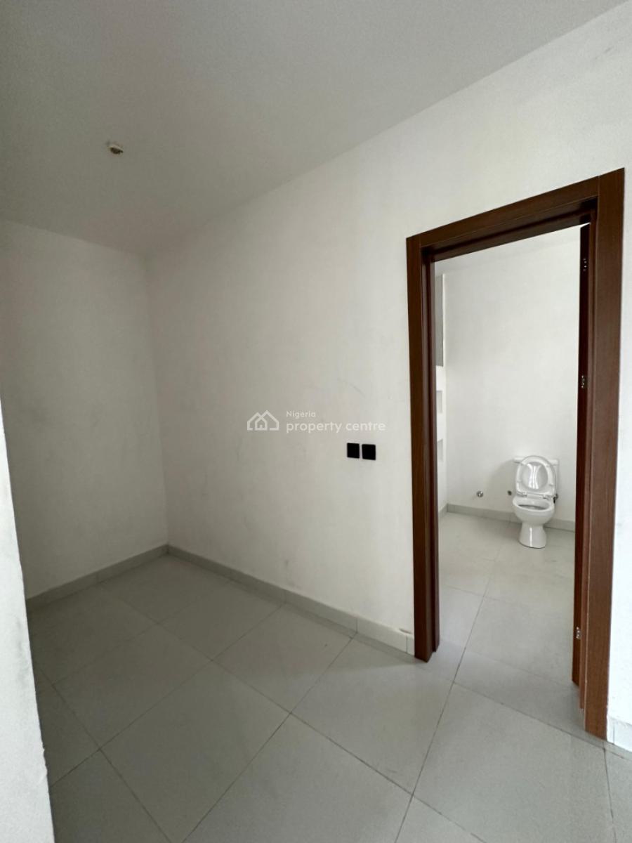 Well Finished Fully Serviced 4 Bedroom Townhouse with a Room Bq, Lekki Phase 1, Lekki, Lagos, Terraced Duplex for Rent