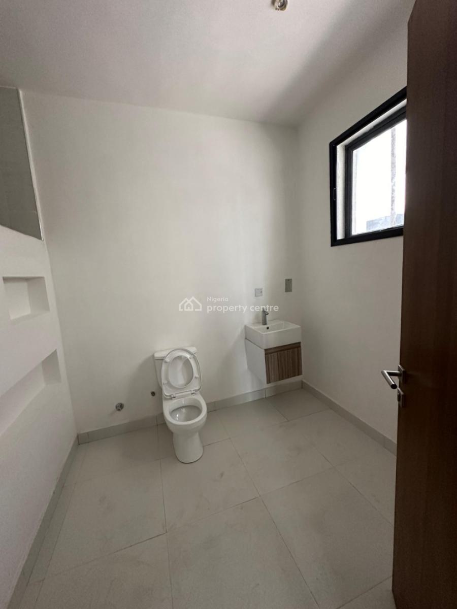 Well Finished Fully Serviced 4 Bedroom Townhouse with a Room Bq, Lekki Phase 1, Lekki, Lagos, Terraced Duplex for Rent