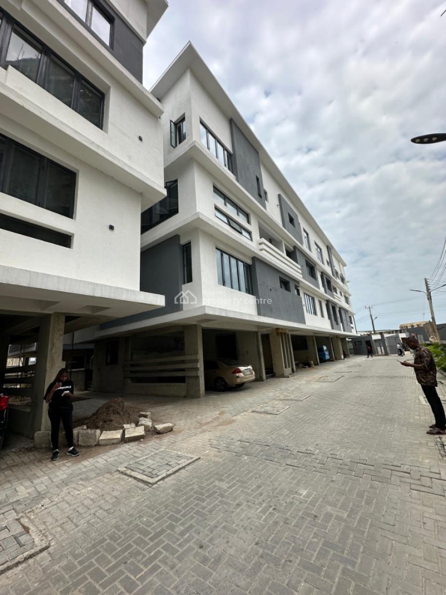 Well Finished Fully Serviced 4 Bedroom Townhouse with a Room Bq, Lekki Phase 1, Lekki, Lagos, Terraced Duplex for Rent