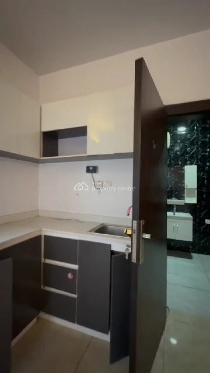 Spacious Studio Apartment with an Open Plan Kitchen, Chevron, Lekki, Lagos, Self Contain (single Rooms) for Rent