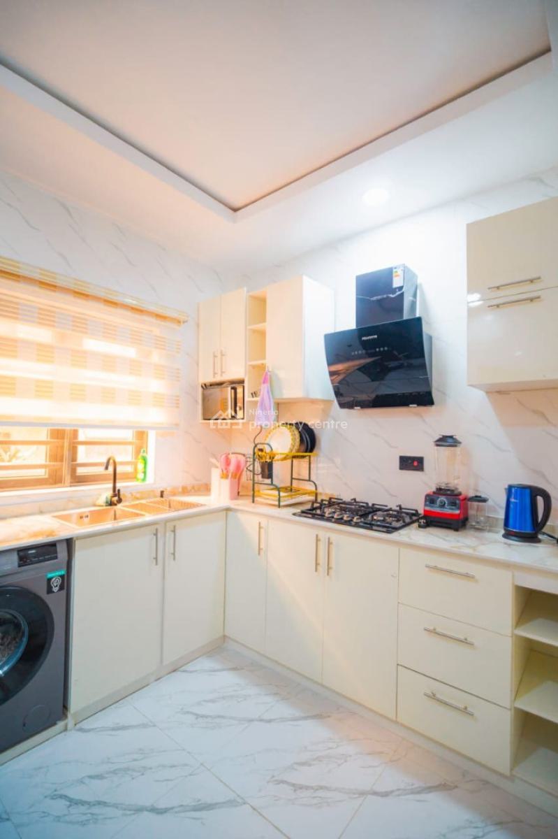 Tastefully Furnished 2 Bedroom Apartment, Badore, Ajah, Lagos, Flat / Apartment Short Let