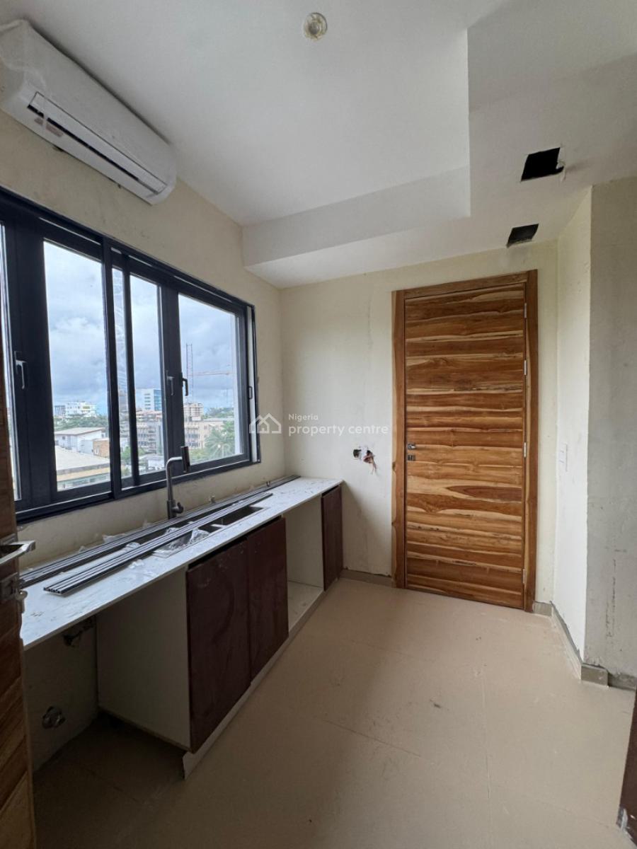 Well Built 2 Bedroom Apartment with Elevator, Gym and Swimming Pool, Victoria Island (vi), Lagos, Block of Flats for Sale