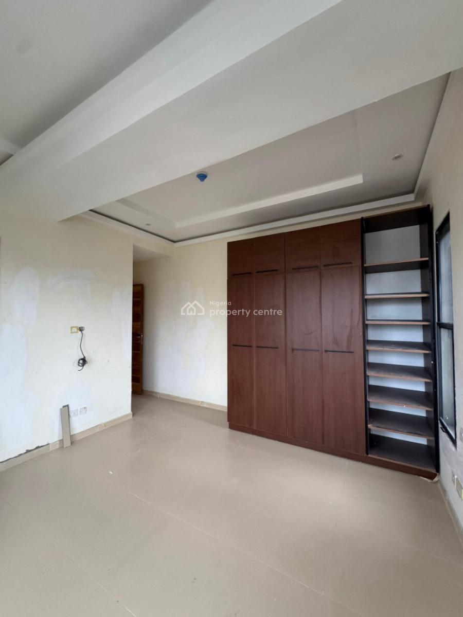 Well Built 2 Bedroom Apartment with Elevator, Gym and Swimming Pool, Victoria Island (vi), Lagos, Block of Flats for Sale