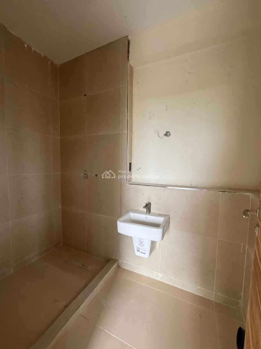 Well Built 2 Bedroom Apartment with Elevator, Gym and Swimming Pool, Victoria Island (vi), Lagos, Block of Flats for Sale