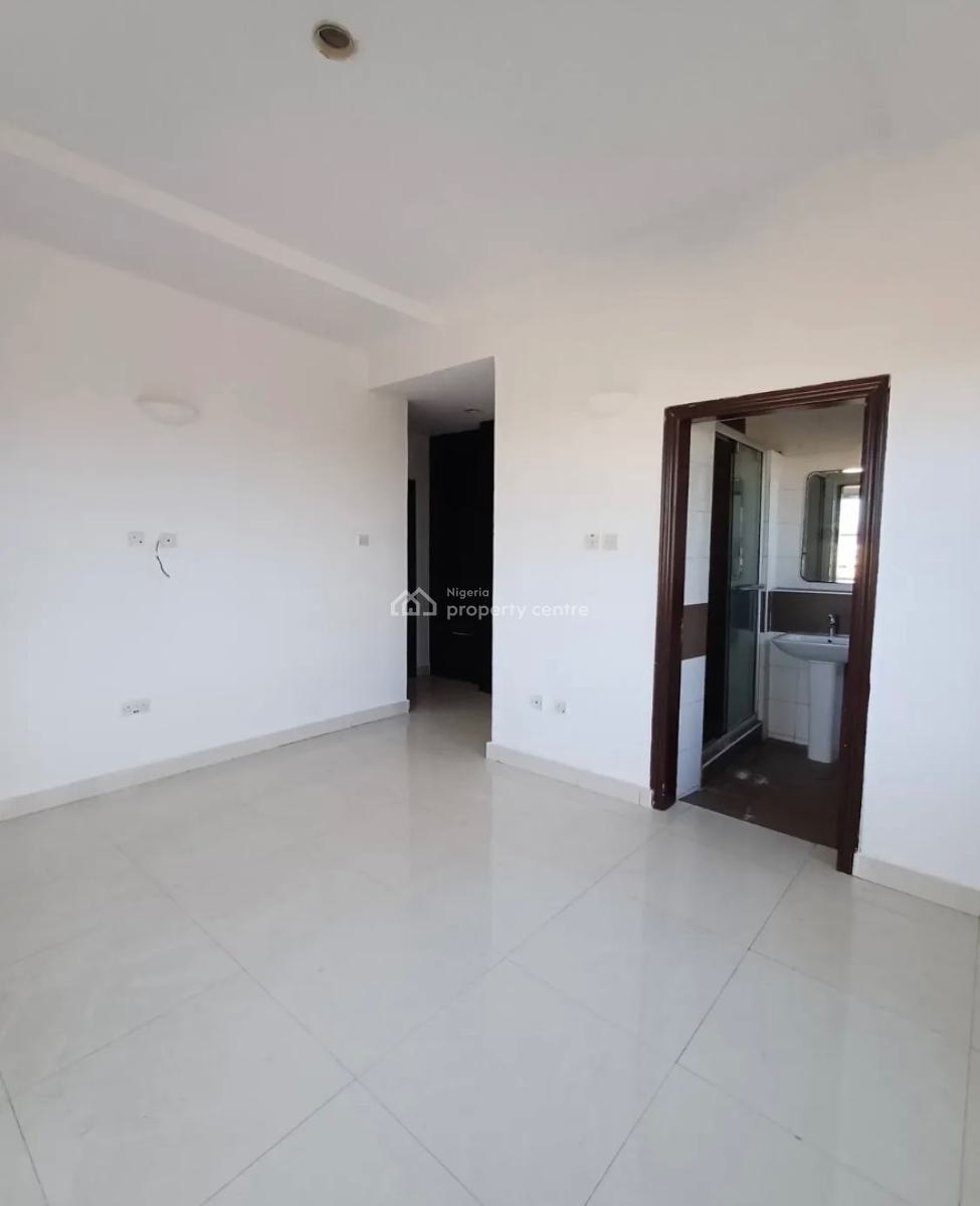 Well Built Fully Serviced 3 Bedroom Apartment, Lekki Phase 1, Lekki, Lagos, Flat / Apartment for Rent