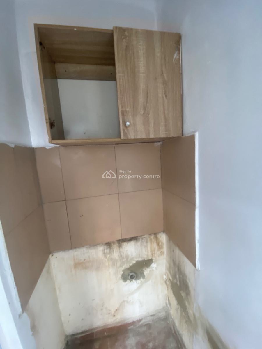 a Room Self Contain in a Secured Environment, Beside Eti Osa Local Government, Idado, Lekki, Lagos, Self Contain (single Rooms) for Rent