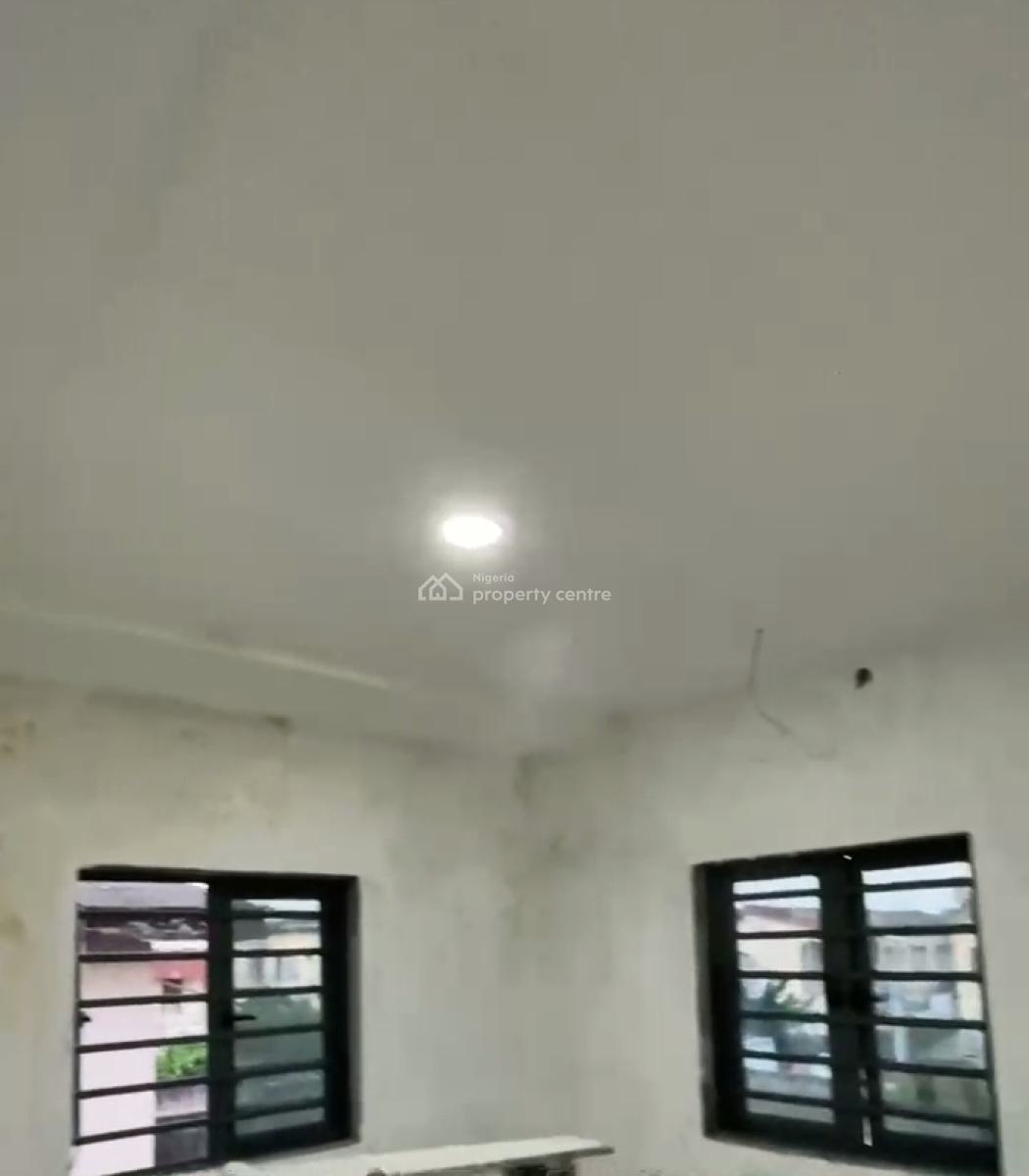 Lucrative Lease Investment 2 Bedroom., Ogunlana, Surulere, Lagos, Flat / Apartment for Rent