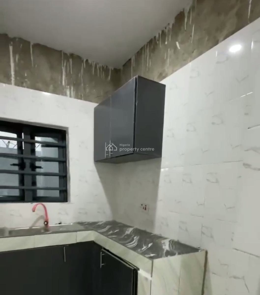 Lucrative Lease Investment 2 Bedroom., Ogunlana, Surulere, Lagos, Flat / Apartment for Rent