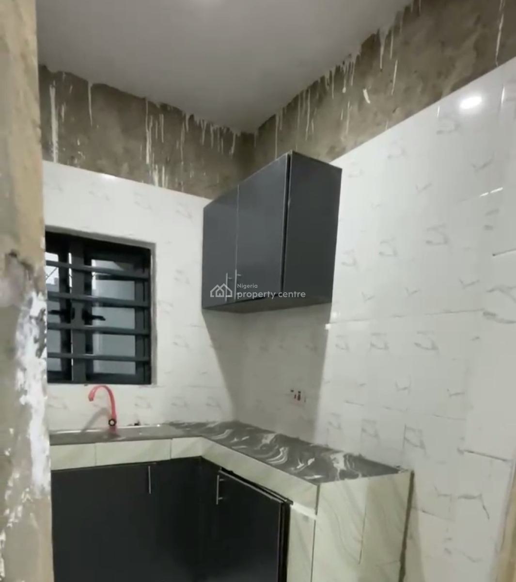 Lucrative Lease Investment 2 Bedroom., Ogunlana, Surulere, Lagos, Flat / Apartment for Rent