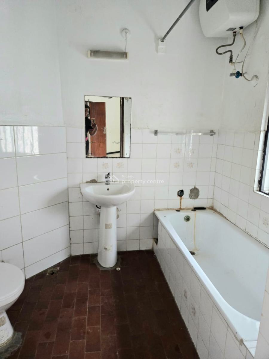 Spacious 5-bedroom Detached House with Bq., Victoria Island (vi), Lagos, Detached Duplex for Rent