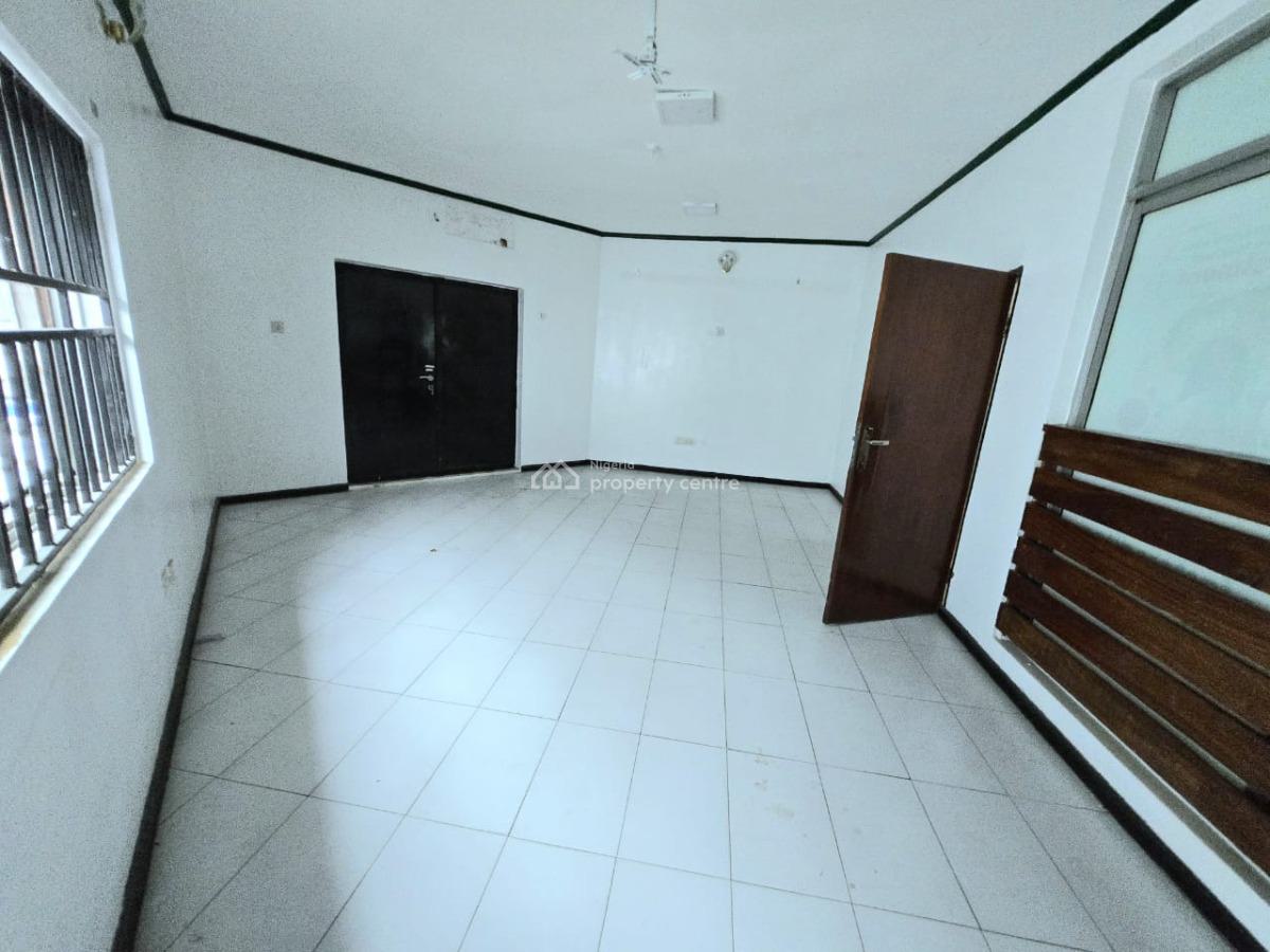 Spacious 5-bedroom Detached House with Bq., Victoria Island (vi), Lagos, Detached Duplex for Rent