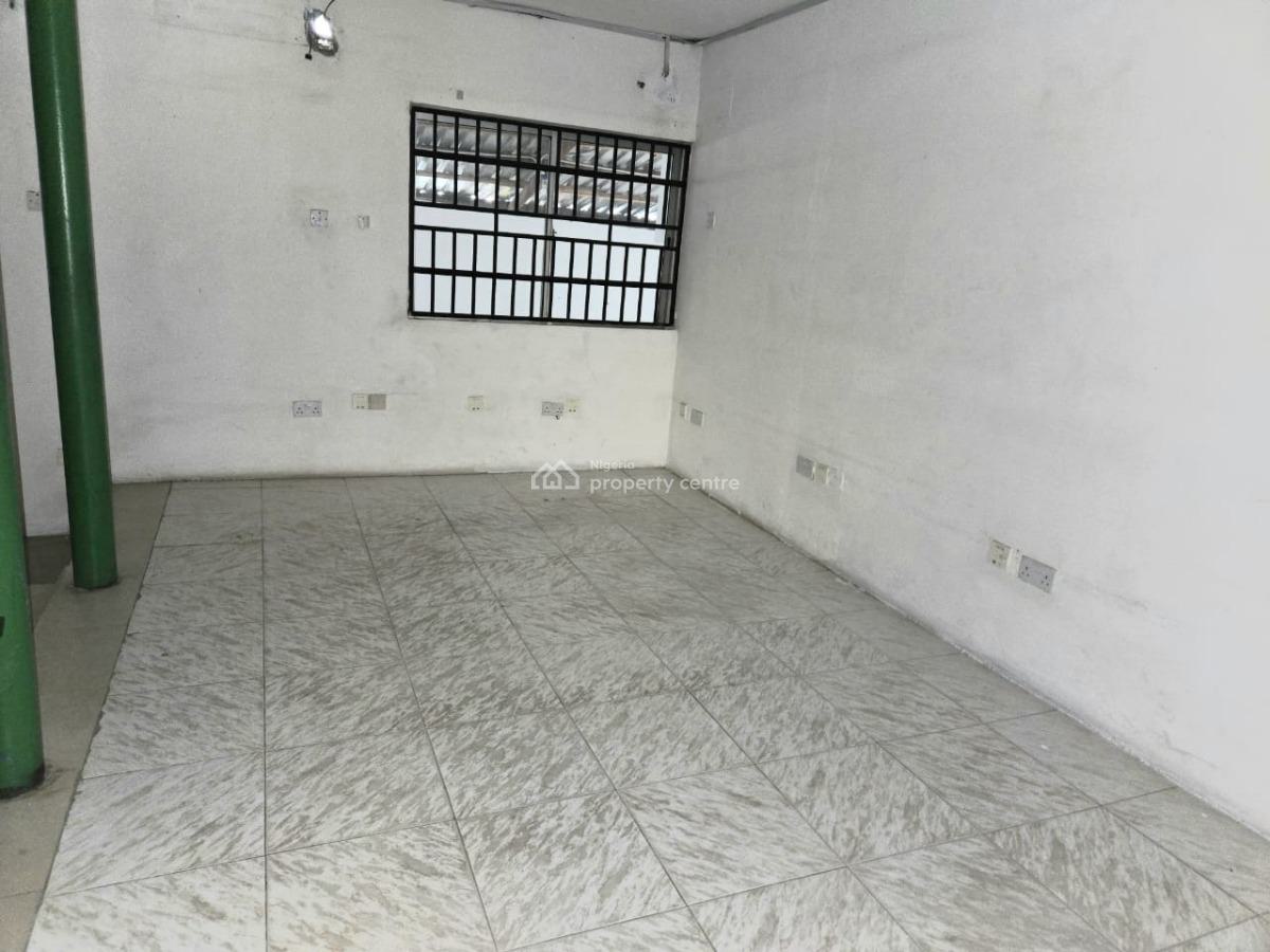 Spacious 5-bedroom Detached House with Bq., Victoria Island (vi), Lagos, Detached Duplex for Rent