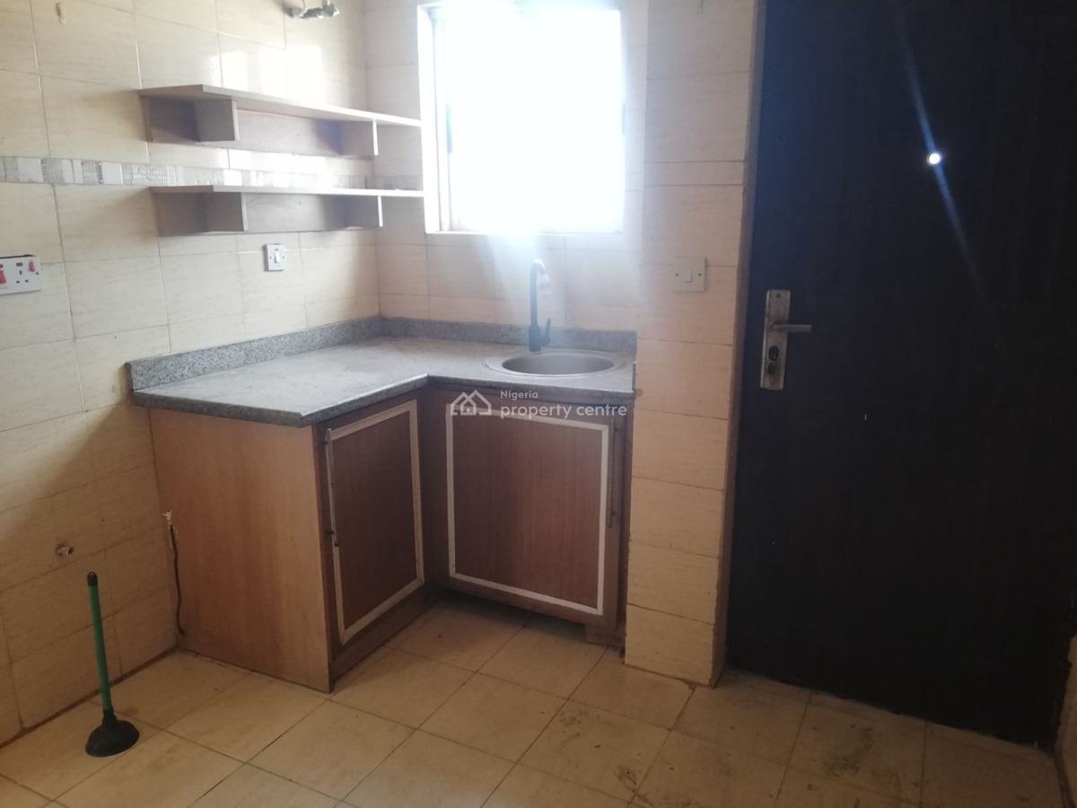 Well Renovated 4bedroom Terrace Duplex., Ikota Villa, Lekki, Lagos, Ikota, Lekki, Lagos, Terraced Duplex for Rent