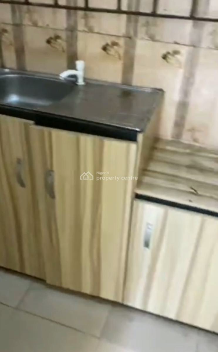 Decent, Standard and Nice Roomself Con., Alagomeji, Yaba, Lagos, Self Contain (single Rooms) for Rent