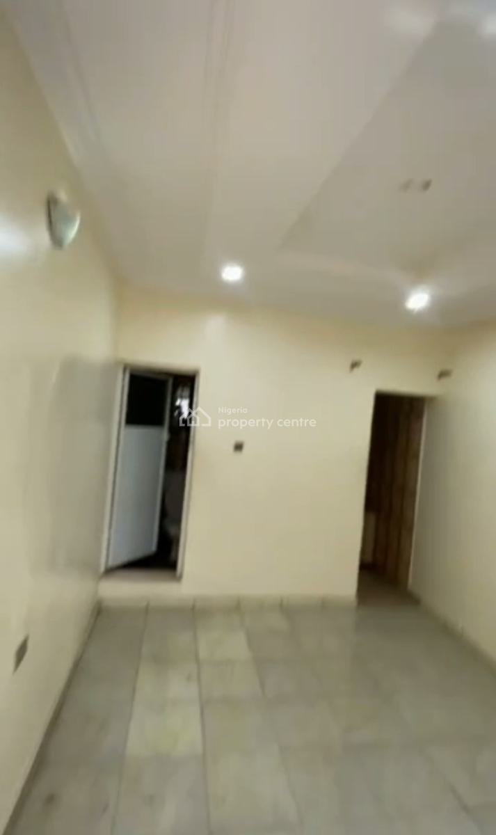 Decent, Standard and Nice Roomself Con., Alagomeji, Yaba, Lagos, Self Contain (single Rooms) for Rent