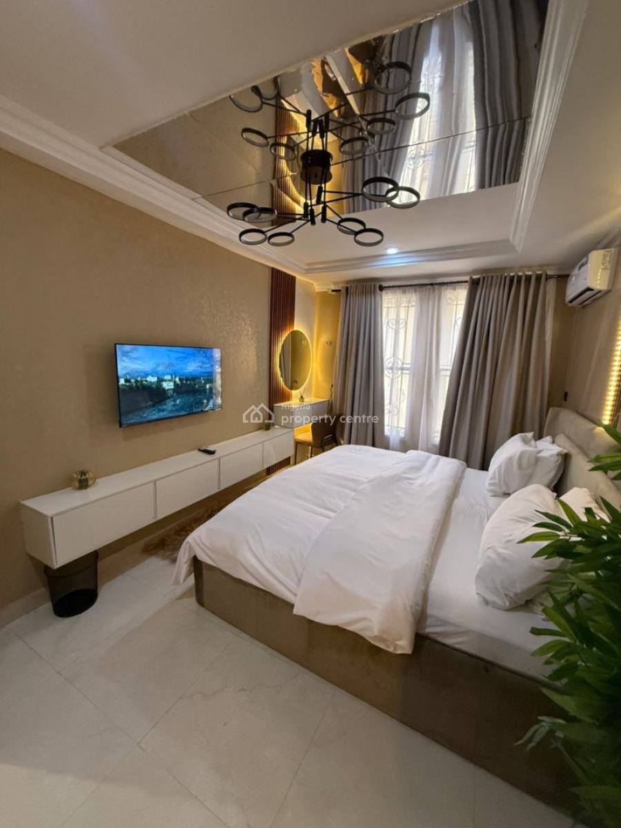 Luxury 2 Bedroom Apartment with 3 Balconies and  Other Top Notch Amenities, Lekki Phase 1, Lekki, Lagos, Flat / Apartment Short Let