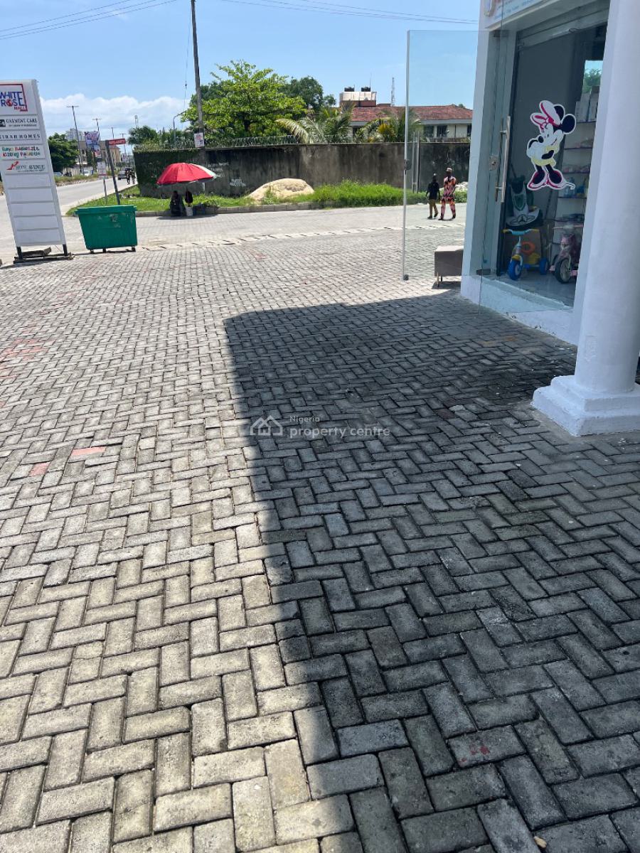Super-clean 45-square Meter Commercial Space Located on a Busy Road, Lekki Phase 1, Lekki, Lagos, Commercial Property for Rent