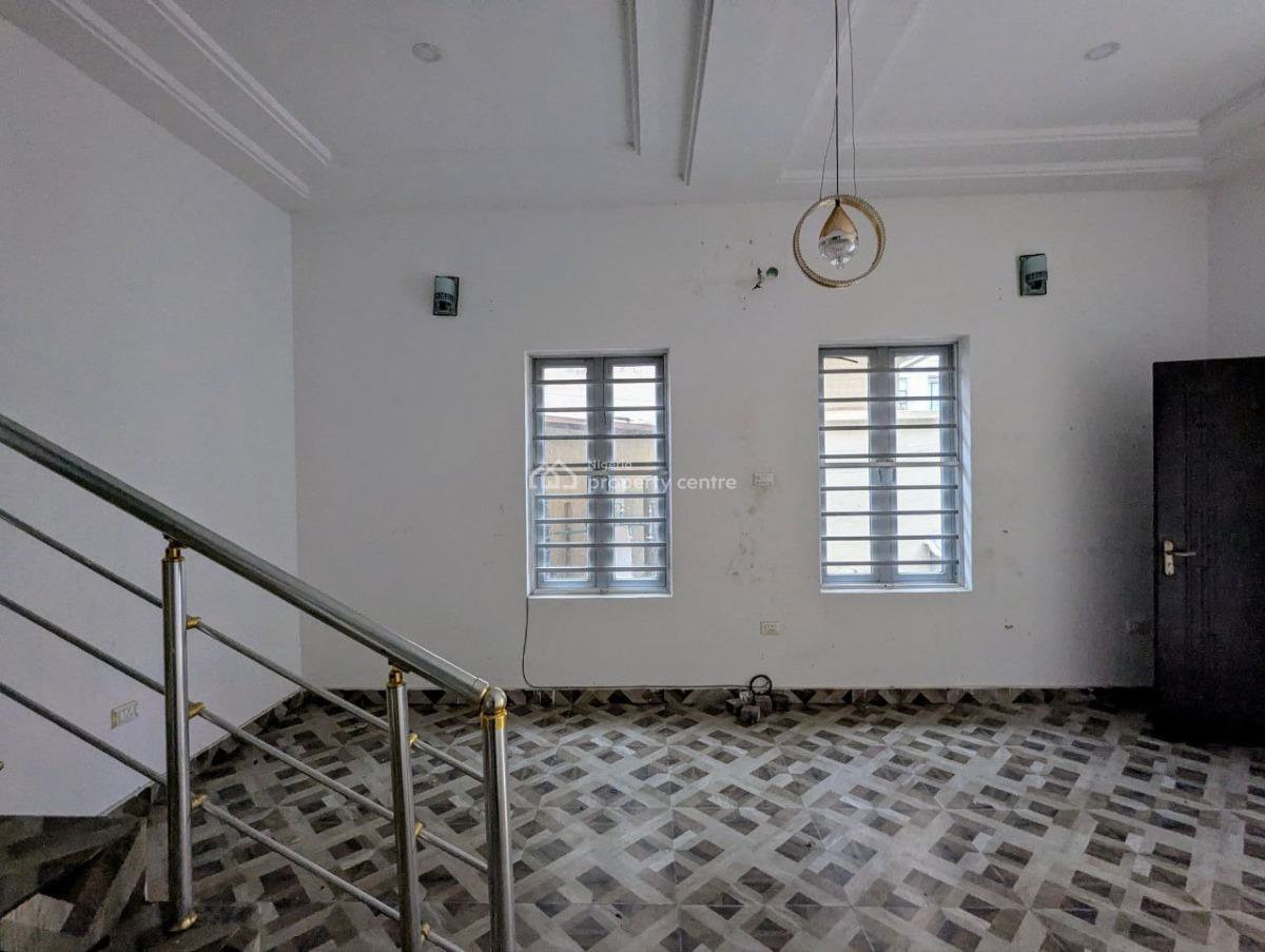 Good Deal: 3 Bedrooms Semi-detached with Bq in a Gated Estate, Ocean Breeze Estate, Ologolo, Lekki, Lagos, Semi-detached Duplex for Sale