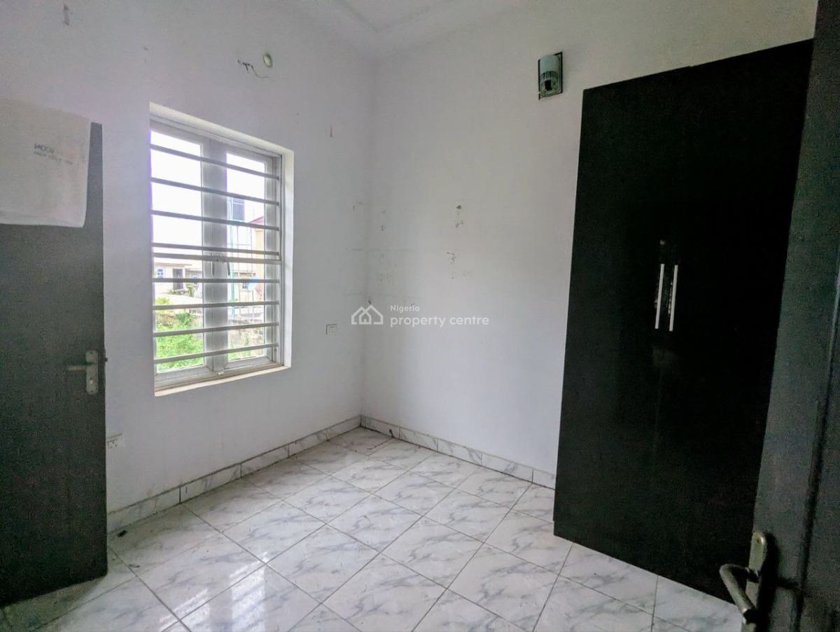 Good Deal: 3 Bedrooms Semi-detached with Bq in a Gated Estate, Ocean Breeze Estate, Ologolo, Lekki, Lagos, Semi-detached Duplex for Sale