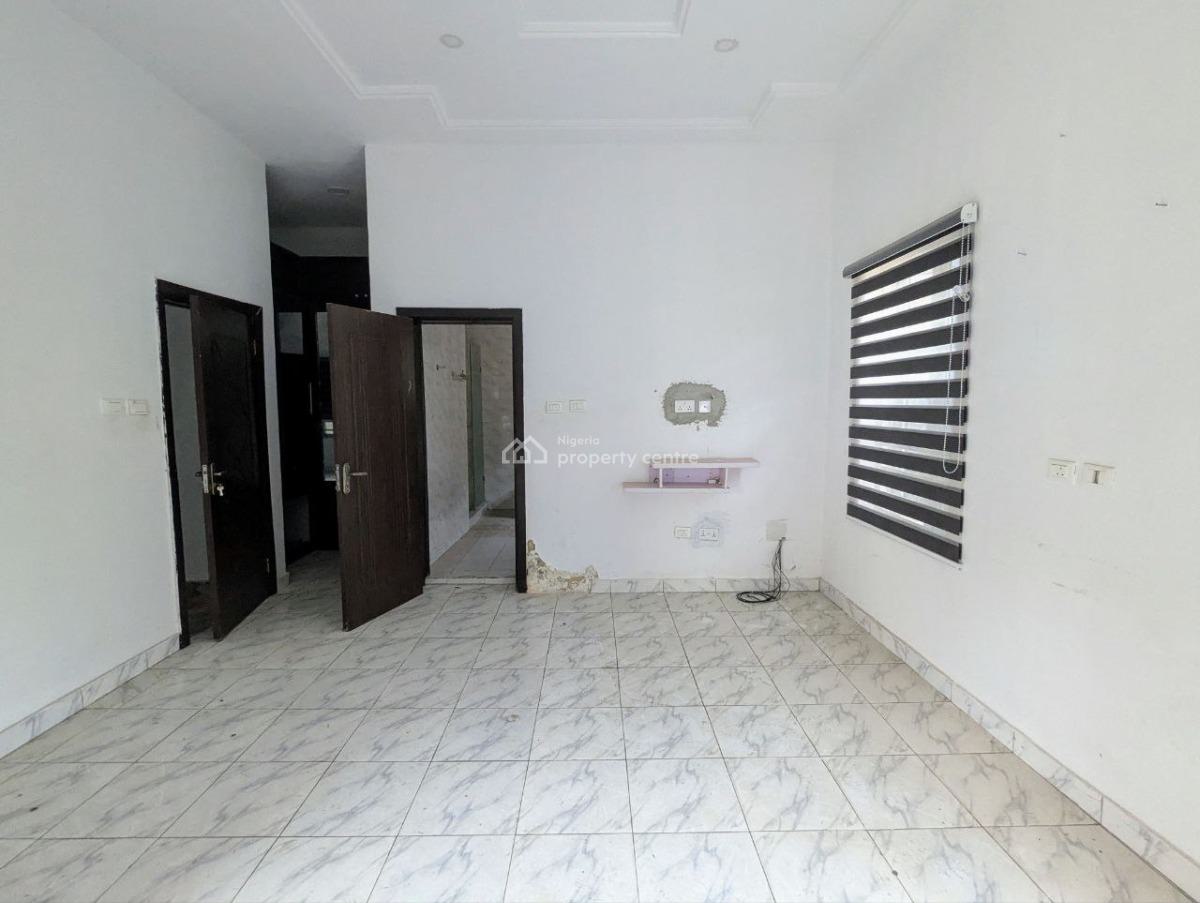 Good Deal: 3 Bedrooms Semi-detached with Bq in a Gated Estate, Ocean Breeze Estate, Ologolo, Lekki, Lagos, Semi-detached Duplex for Sale