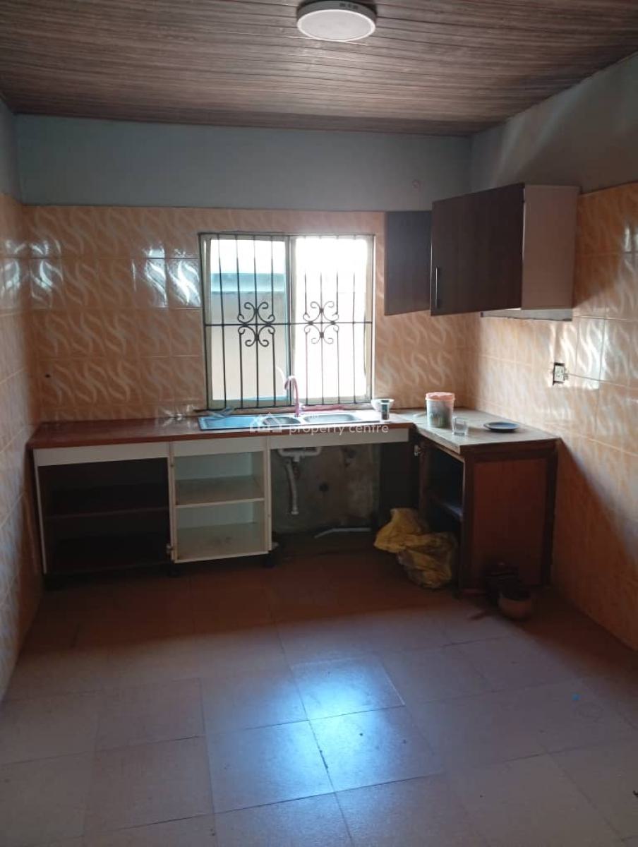 Well Maintained and Spacious 3 Bedroom Apartment, Gra Phase 1, Magodo, Lagos, Flat / Apartment for Rent