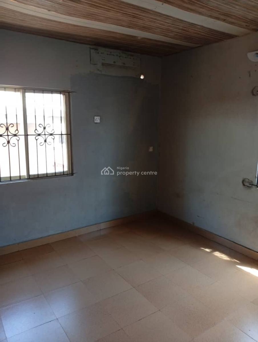 Well Maintained and Spacious 3 Bedroom Apartment, Gra Phase 1, Magodo, Lagos, Flat / Apartment for Rent