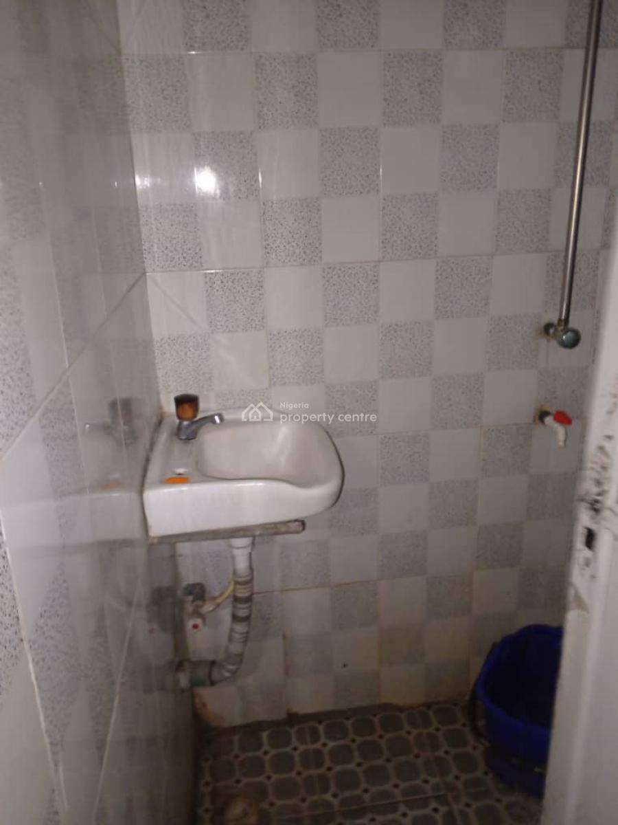Standard and Spacious 2-bedroom Flat, Ebute Metta, Ebute Metta West, Yaba, Lagos, Flat / Apartment for Rent