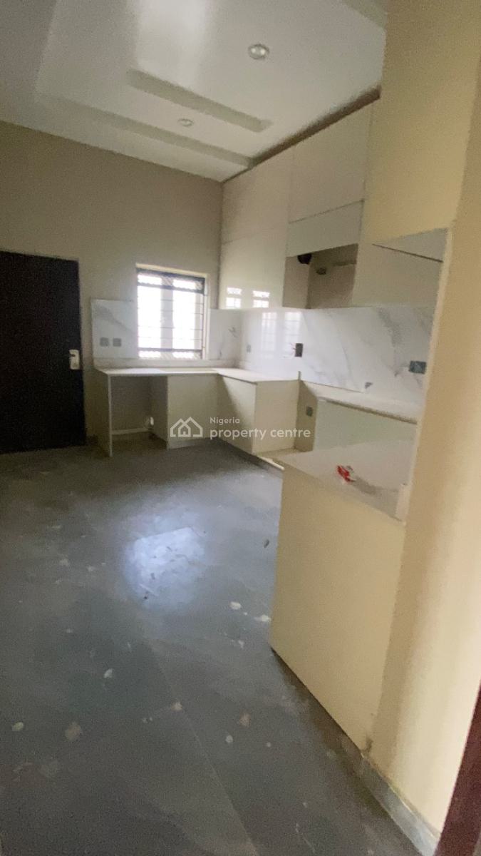 Luxury 4 Bedroom Terrace Duplex + Bq, Guzape District, Abuja, Terraced Duplex for Sale