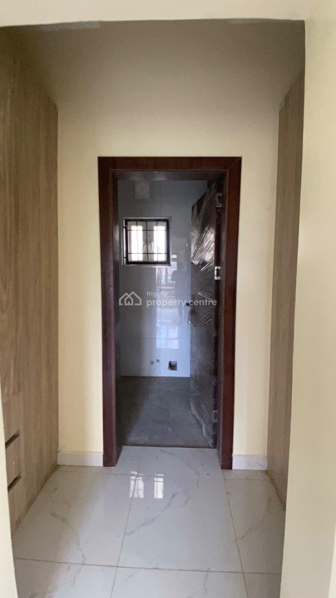 Luxury 4 Bedroom Terrace Duplex + Bq, Guzape District, Abuja, Terraced Duplex for Sale