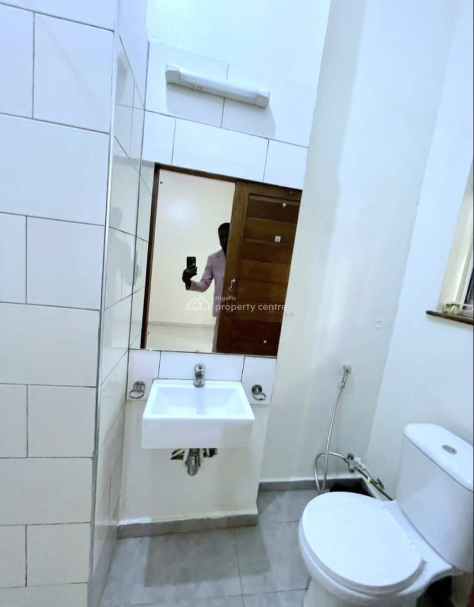 Spacious 2-bedroom Apartment, Oniru, Victoria Island (vi), Lagos, Flat / Apartment for Rent