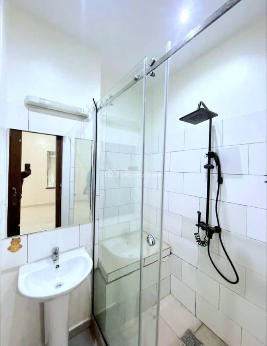 Spacious 2-bedroom Apartment, Oniru, Victoria Island (vi), Lagos, Flat / Apartment for Rent