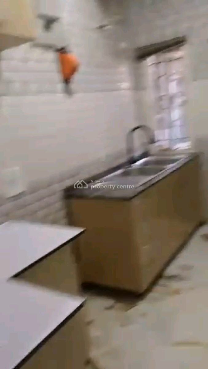 Standard 2 Bedroom Flat, Gbagada Phase 1, Gbagada, Lagos, Flat / Apartment for Rent