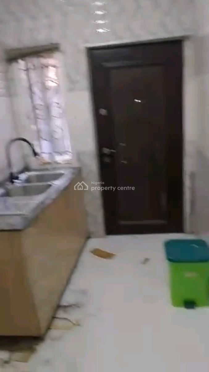 Standard 2 Bedroom Flat, Gbagada Phase 1, Gbagada, Lagos, Flat / Apartment for Rent