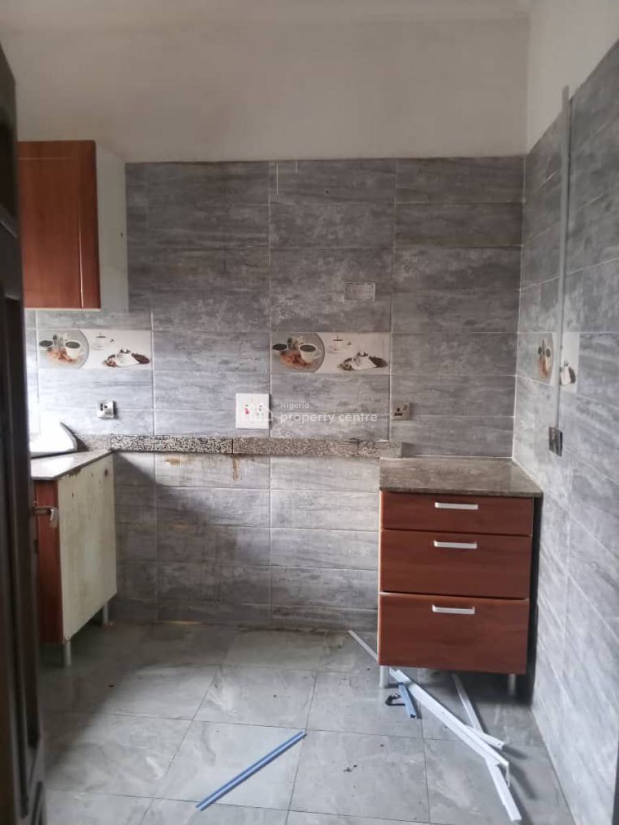 Standard and Executive 3 - Bedroom Flat, Phase 2, Ogudu Gra, Gra, Ogudu, Lagos, Flat / Apartment for Rent