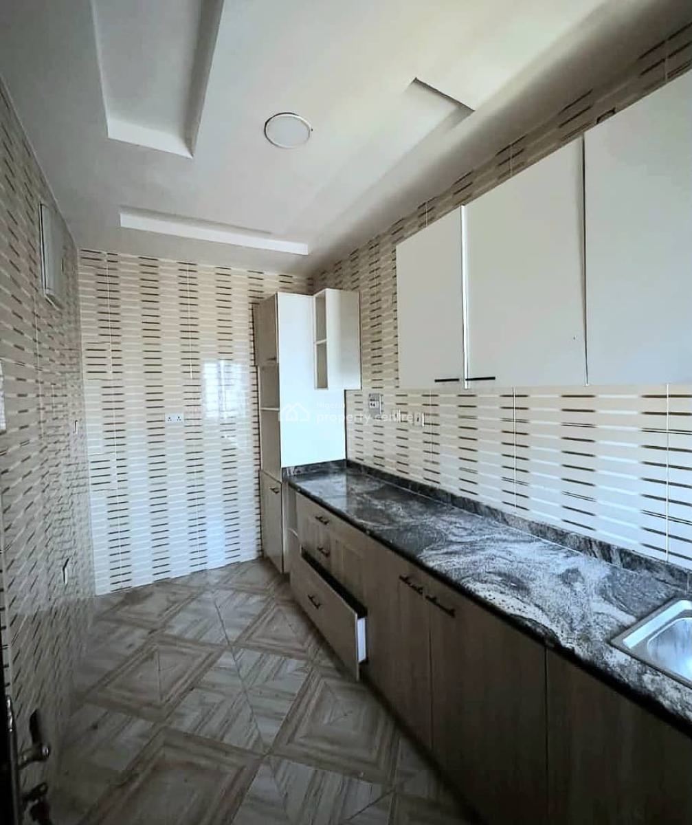 Well Maintained 2 Bedroom Apartment, Ilasan, Lekki, Lagos, Flat / Apartment for Rent