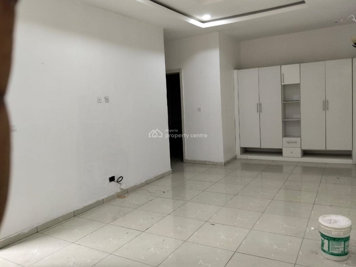 Very Spacious Master Bedroom Available Video Available Too, Orchid Road Royal Pine Estate, Lekki, Lagos, Self Contain (single Rooms) for Rent
