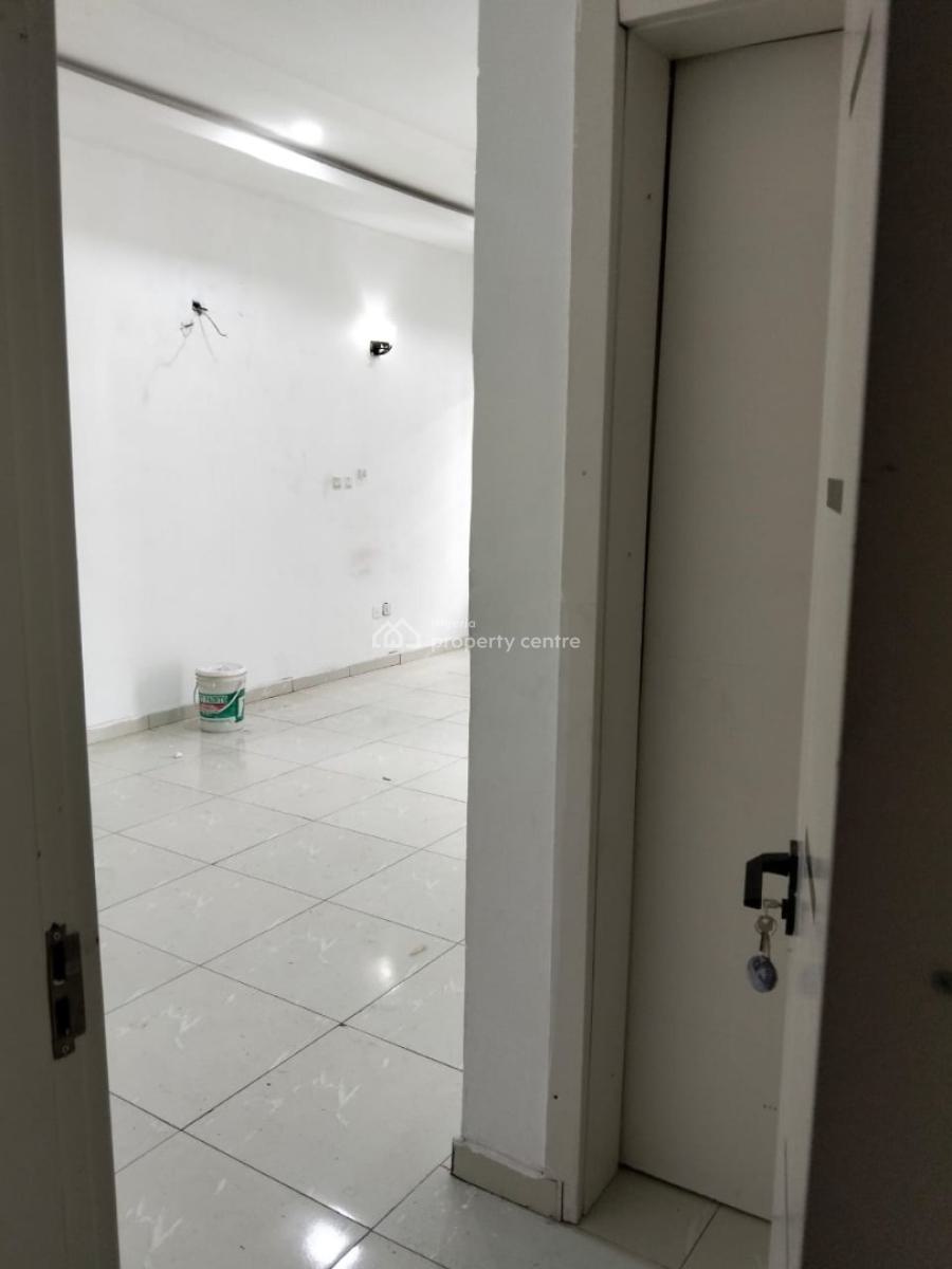 Very Spacious Master Bedroom Available Video Available Too, Orchid Road Royal Pine Estate, Lekki, Lagos, Self Contain (single Rooms) for Rent