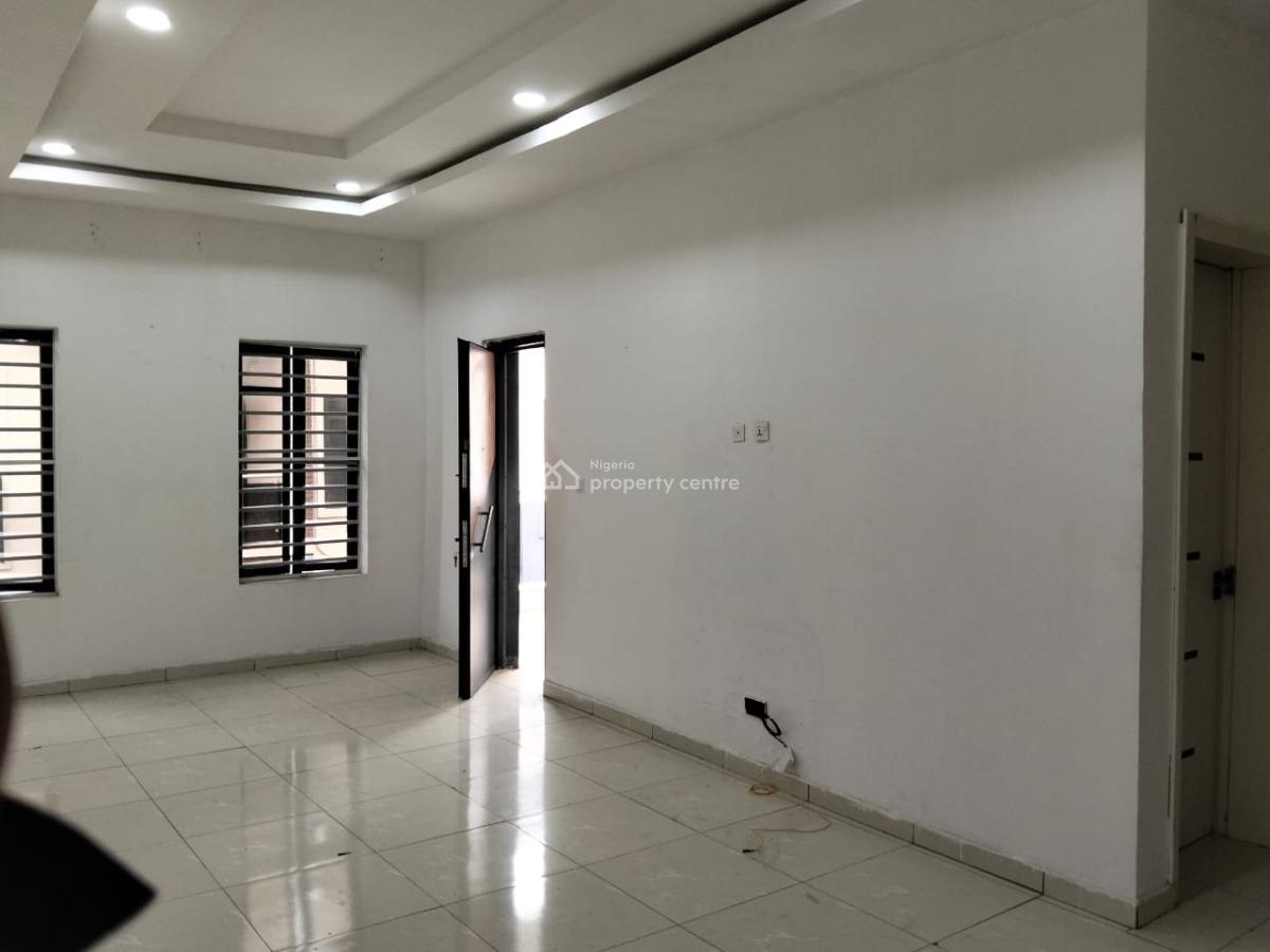 Very Spacious Master Bedroom Available Video Available Too, Orchid Road Royal Pine Estate, Lekki, Lagos, Self Contain (single Rooms) for Rent