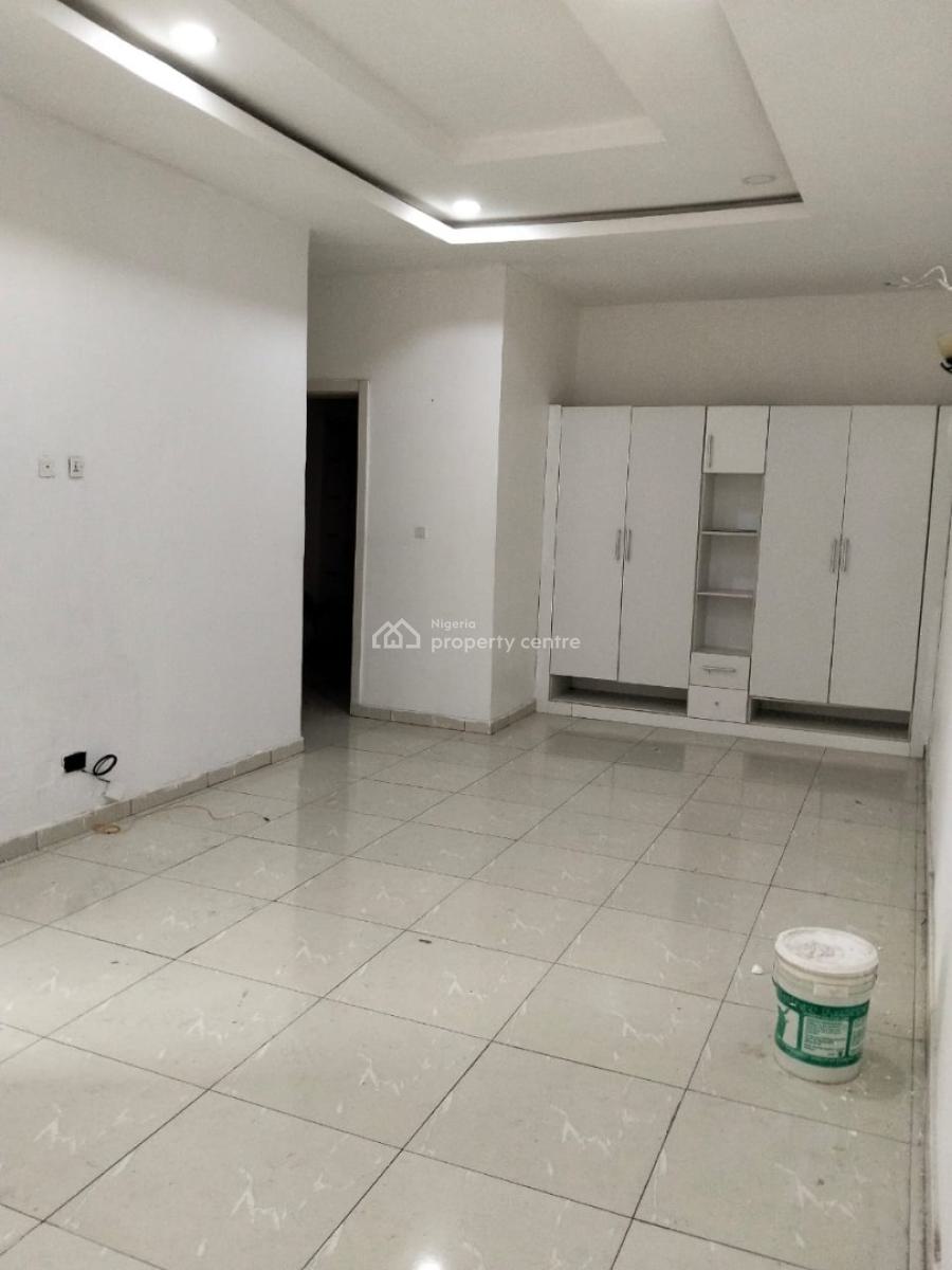 Very Spacious Master Bedroom Available Video Available Too, Orchid Road Royal Pine Estate, Lekki, Lagos, Self Contain (single Rooms) for Rent