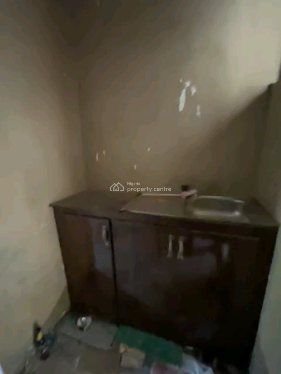 Standard and Executive Room Self Contained, Morocco, Shomolu, Lagos, Self Contain (single Rooms) for Rent