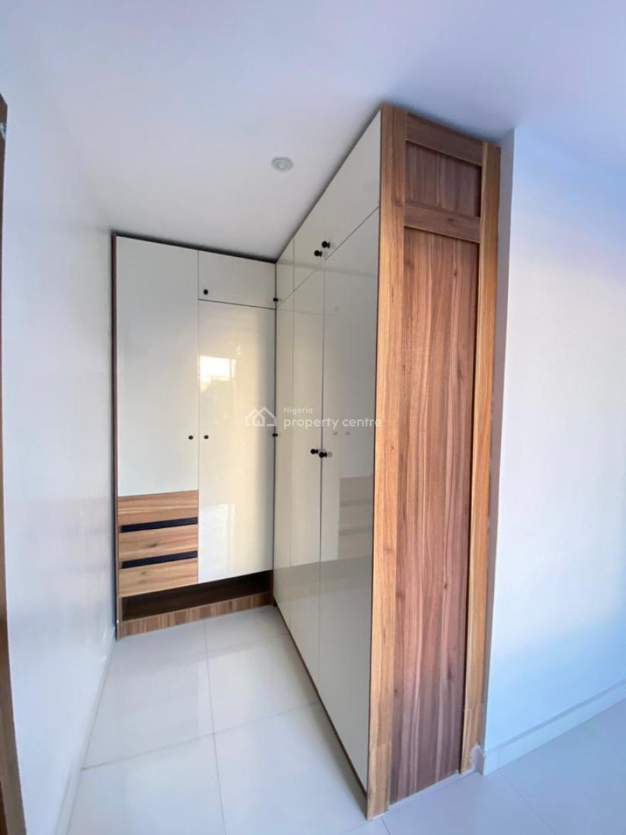 Luxury 2 Bedroom Apartment with Elevator, Swimming Pool and Gym, Lekki Phase 1, Lekki Phase 1, Lekki, Lagos, Flat / Apartment for Sale