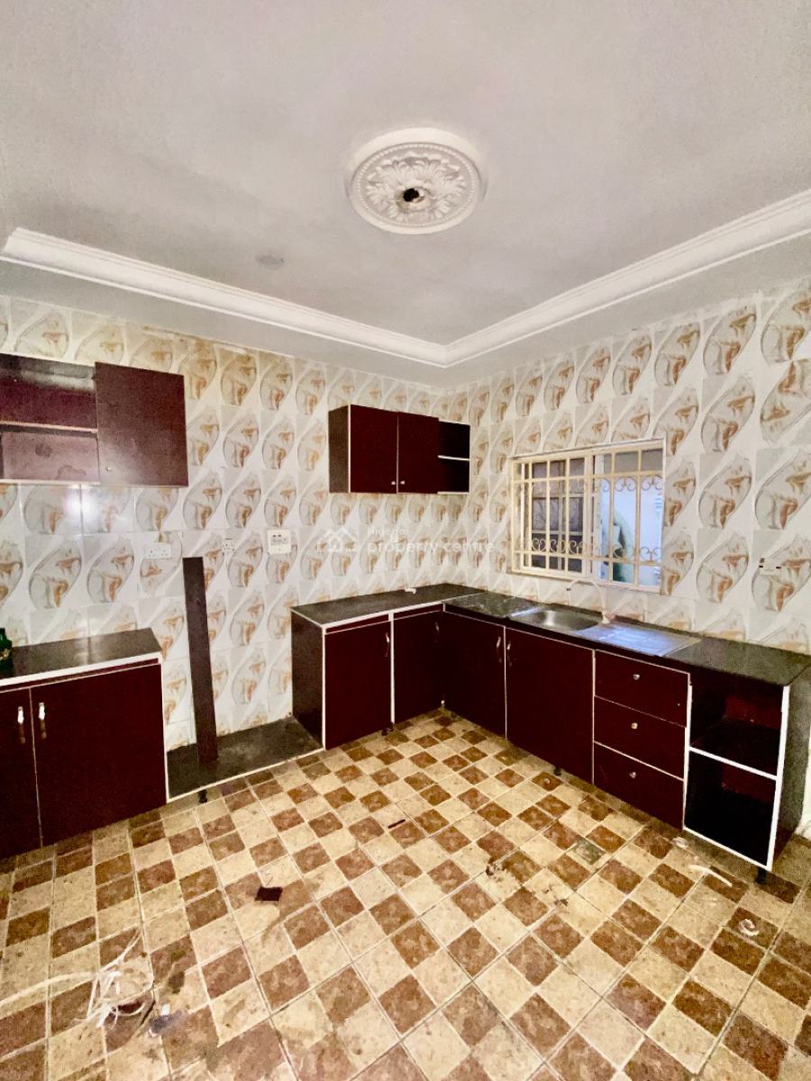 Very Massive and Spacious Three Bedroom Bungalow, Little Acorns Estate, Lokogoma District, Abuja, Semi-detached Bungalow for Rent