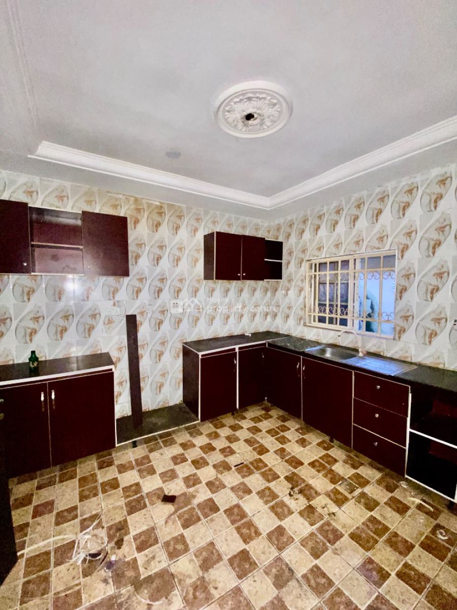 Very Massive and Spacious Three Bedroom Bungalow, Little Acorns Estate, Lokogoma District, Abuja, Semi-detached Bungalow for Rent