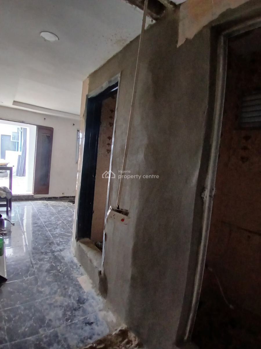 Newly Renovated Mini Flat Apartment with 2toilets, Ado Road, Ajah, Ajah, Lagos, Mini Flat (room and Parlour) for Rent